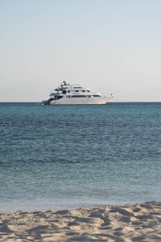 Full Charter Live Aboard